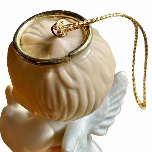 Vintage Ruth Morehead Holly Baby Prayer Angel Porcelain Collectible Ornament - Picture 12 of 15